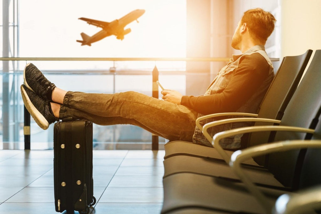 Frequent Flyer Tips For Staying Healthy On Long Flights | Clear Revive